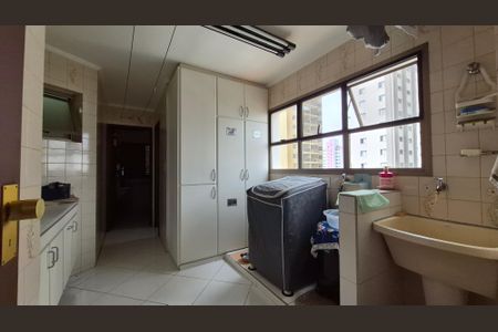 Apartamento à venda com 135m², 3 quartos e 2 vagasÁrea de Serviço