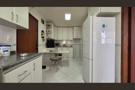 Apartamento à venda com 135m², 3 quartos e 2 vagasCozinha