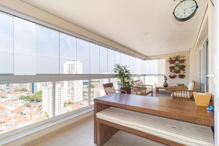 Apartamento à venda com 160m², 3 quartos e 3 vagasVaranda