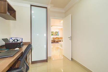 Apartamento à venda com 160m², 3 quartos e 3 vagasEscritório