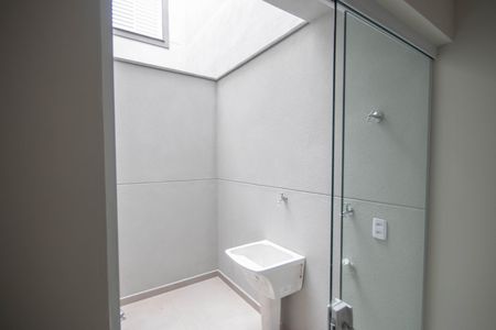 Casa à venda com 52m², 2 quartos e 1 vagaÁrea de Serviço