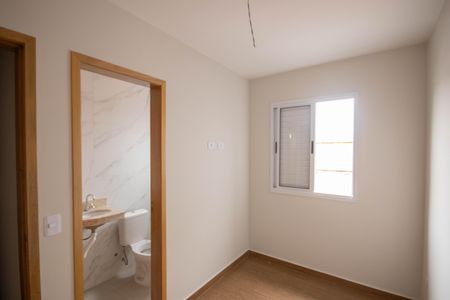 Suíte 1 de casa à venda com 2 quartos, 52m² em Vila Constança, São Paulo