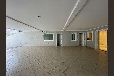 Casa de condomínio para alugar com 500m², 6 quartos e 8 vagas Casa de condomínio para alugar com 500m², 6 quartos e 8 vagasGaragem
