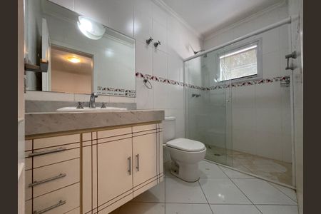 Casa de condomínio para alugar com 500m², 6 quartos e 8 vagas Casa de condomínio para alugar com 500m², 6 quartos e 8 vagasBanheiro 1