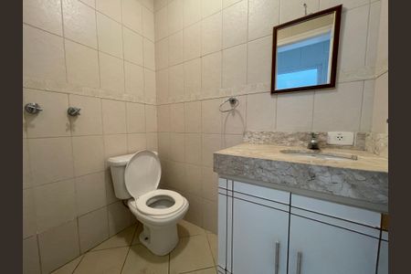 Casa de condomínio para alugar com 500m², 6 quartos e 8 vagas Casa de condomínio para alugar com 500m², 6 quartos e 8 vagasBanheiro 3