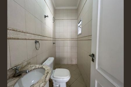 Casa de condomínio para alugar com 500m², 6 quartos e 8 vagas Casa de condomínio para alugar com 500m², 6 quartos e 8 vagasBanheiro 4