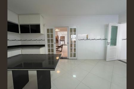 Casa de condomínio para alugar com 500m², 6 quartos e 8 vagas Casa de condomínio para alugar com 500m², 6 quartos e 8 vagasCozinha