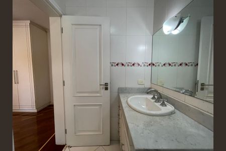 Casa de condomínio para alugar com 500m², 6 quartos e 8 vagas Casa de condomínio para alugar com 500m², 6 quartos e 8 vagasBanheiro 1