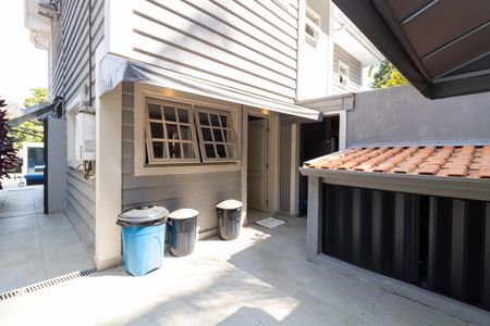 Casa à venda com 298m², 3 quartos e 3 vagas Casa à venda com 298m², 3 quartos e 3 vagasQuintal