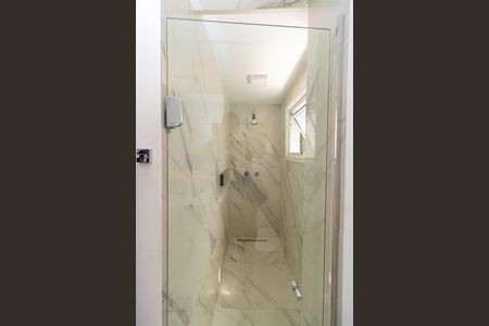 Casa à venda com 298m², 3 quartos e 3 vagas Casa à venda com 298m², 3 quartos e 3 vagasBanheiro da Suíte 2