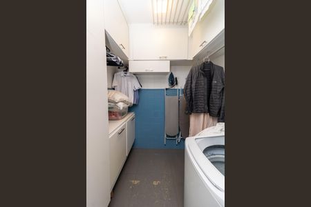 Casa à venda com 298m², 3 quartos e 3 vagas Casa à venda com 298m², 3 quartos e 3 vagasÁrea de Serviço