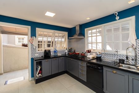 Casa à venda com 298m², 3 quartos e 3 vagas Casa à venda com 298m², 3 quartos e 3 vagasCozinha