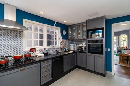 Casa à venda com 298m², 3 quartos e 3 vagas Casa à venda com 298m², 3 quartos e 3 vagasCozinha