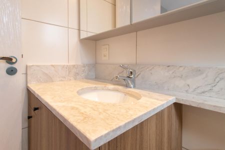 Apartamento à venda com 73m², 3 quartos e 2 vagas Apartamento à venda com 73m², 3 quartos e 2 vagasBanheiro da Suíte