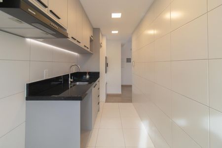 Apartamento à venda com 73m², 3 quartos e 2 vagas Apartamento à venda com 73m², 3 quartos e 2 vagasCozinha e Área de Serviço