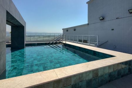 Apartamento para alugar com 151m², 3 quartos e 3 vagas Apartamento para alugar com 151m², 3 quartos e 3 vagasÁrea comum - Piscina