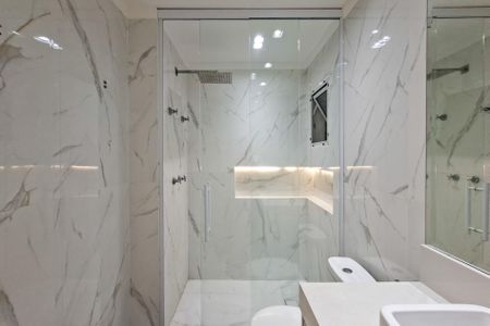 Apartamento para alugar com 151m², 3 quartos e 3 vagas Apartamento para alugar com 151m², 3 quartos e 3 vagasBanheiro da Suíte