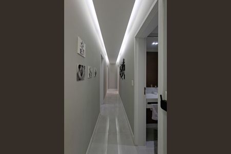 Apartamento para alugar com 151m², 3 quartos e 3 vagas Apartamento para alugar com 151m², 3 quartos e 3 vagasCorredor