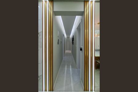 Apartamento para alugar com 151m², 3 quartos e 3 vagas Apartamento para alugar com 151m², 3 quartos e 3 vagasCorredor