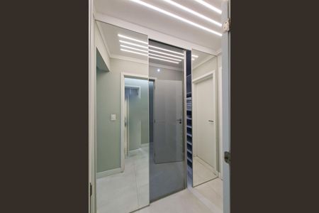 Apartamento para alugar com 151m², 3 quartos e 3 vagas Apartamento para alugar com 151m², 3 quartos e 3 vagasCloset da suíte