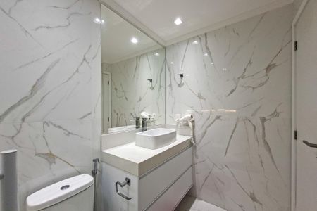 Apartamento para alugar com 151m², 3 quartos e 3 vagas Apartamento para alugar com 151m², 3 quartos e 3 vagasBanheiro da Suíte