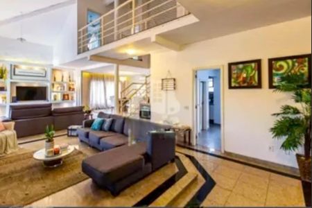 Casa de condomínio à venda com 200m², 3 quartos e 3 vagasSala