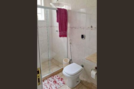 Casa de condomínio à venda com 200m², 3 quartos e 3 vagasBanheiro 3