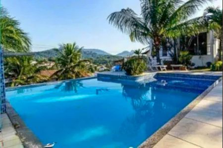 Casa de condomínio à venda com 200m², 3 quartos e 3 vagasPiscina