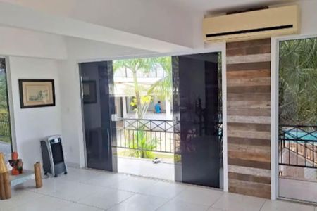Casa de condomínio à venda com 200m², 3 quartos e 3 vagasQuarto 1