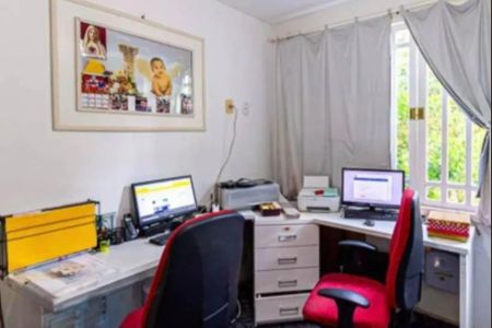 Casa de condomínio à venda com 200m², 3 quartos e 3 vagasQuarto 2