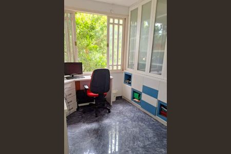 Casa de condomínio à venda com 200m², 3 quartos e 3 vagasQuarto 2