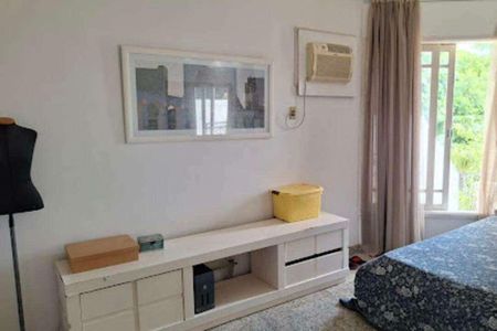 Casa de condomínio à venda com 200m², 3 quartos e 3 vagasQuarto 2