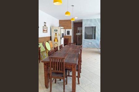 Casa de condomínio à venda com 200m², 3 quartos e 3 vagasÁrea Gourmet