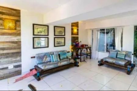 Casa de condomínio à venda com 200m², 3 quartos e 3 vagasQuarto 1