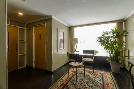 Apartamento para alugar com 126m², 2 quartos e 1 vaga Apartamento para alugar com 126m², 2 quartos e 1 vagaHall social