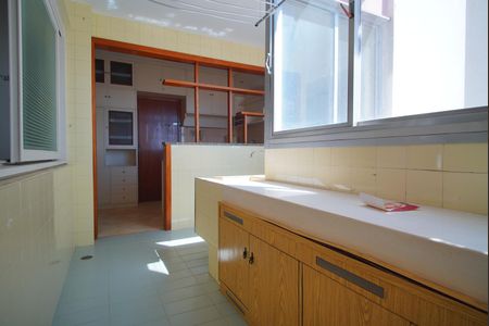 Apartamento para alugar com 166m², 3 quartos e 1 vagaÁrea de Serviço