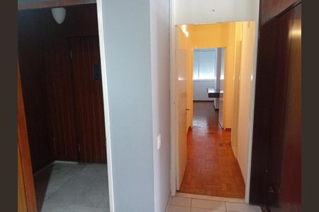 Apartamento à venda com 176m², 3 quartos e 1 vagacorredor de acesso aos dorms.
