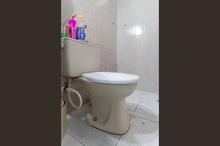 Casa à venda com 170m², 3 quartos e 3 vagas Casa à venda com 170m², 3 quartos e 3 vagasBanheiro 2