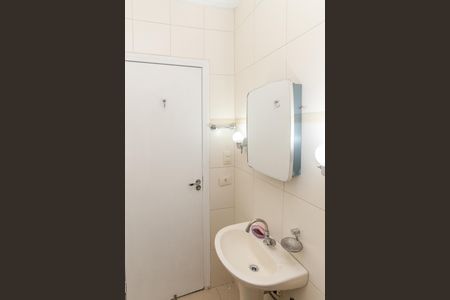 Casa à venda com 170m², 3 quartos e 3 vagas Casa à venda com 170m², 3 quartos e 3 vagasBanheiro 1