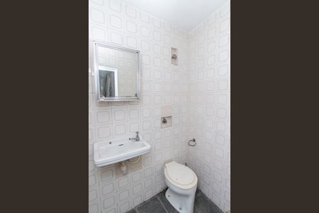 Casa à venda com 170m², 3 quartos e 3 vagas Casa à venda com 170m², 3 quartos e 3 vagasÁrea de Serviço - Banheiro