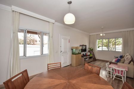 Casa à venda com 321m², 3 quartos e 7 vagasSala