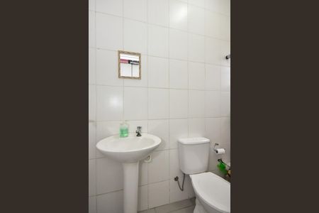 Casa à venda com 321m², 3 quartos e 7 vagasBanheiro de Serviço