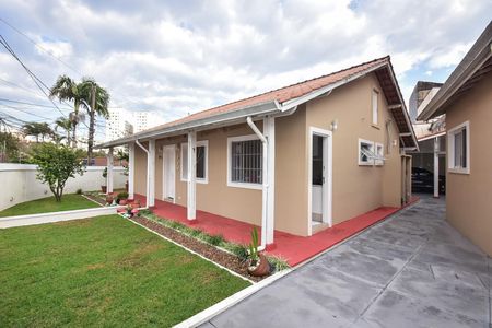 Casa à venda com 321m², 3 quartos e 7 vagasFachada