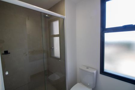 Apartamento para alugar com 69m², 2 quartos e 1 vaga Apartamento para alugar com 69m², 2 quartos e 1 vagaBanheiro da Suíte