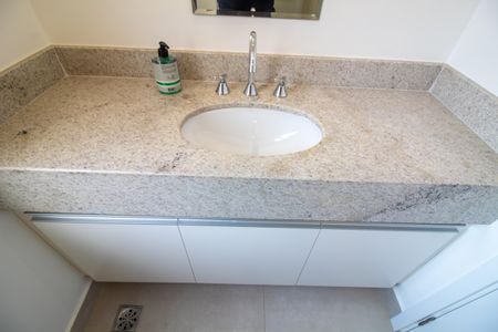 Apartamento para alugar com 69m², 2 quartos e 1 vaga Apartamento para alugar com 69m², 2 quartos e 1 vagaBanheiro da Suíte