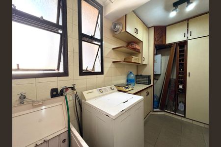 Casa à venda com 157m², 4 quartos e 2 vagasÁrea de Serviço