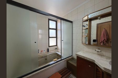 Casa à venda com 157m², 4 quartos e 2 vagasBanheiro da Suíte