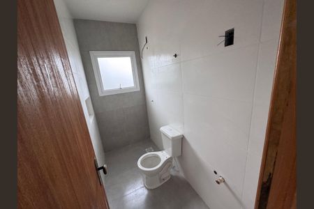 Casa à venda com 62m², 2 quartos e 2 vagas Casa à venda com 62m², 2 quartos e 2 vagasBanheiro Social