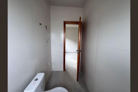 Casa à venda com 62m², 2 quartos e 2 vagas Casa à venda com 62m², 2 quartos e 2 vagasBanheiro da Suíte