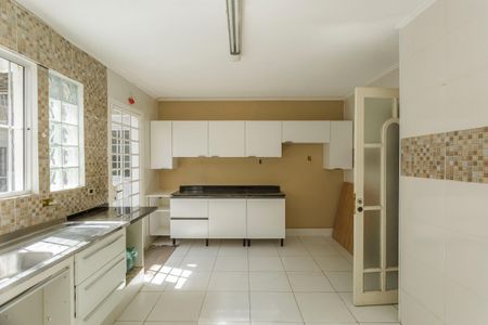 Casa para alugar com 300m², 4 quartos e 2 vagasCozinha